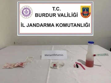 Burdur’da jandarma ekiplerinin uyuşturucu operasyonunda 3 şüpheli tutuklandı
