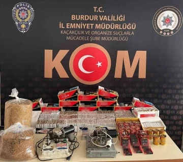 Burdur’da kaçak sigara operasyonunda 4 bin 596 adet doldurulmuş makaron ele geçirildi
