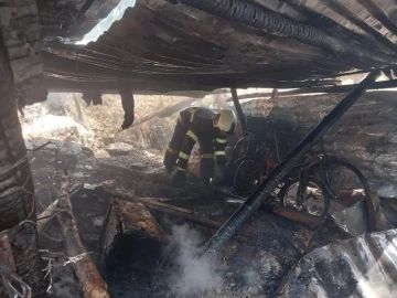 Burdur’da odunluk yangını büyümeden söndürüldü
