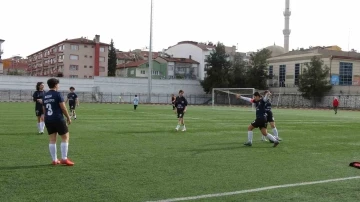 Burdur Gençlik ve Spor Kadın Futbol Takımı ilk maçından hükmen galip ayrıldı
