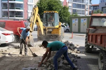 Burhaniye Belediyesi Fen İşleri Müdürlüğü ekipleri aralıksız çalışmaya devam ediyor
