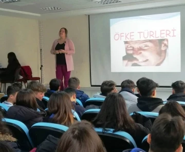 Burhaniye Belediyesi’nden liseli gençlere seminer
