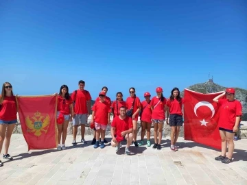 Burhaniyeli gençlerden Karadağ çıkarması
