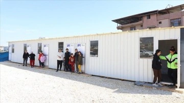 Bursa Büyükşehir Belediyesince Hatay'da yaptırılan konteynerlere depremzedeler yerleşmeye başladı