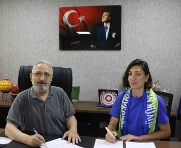 Bursa Büyükşehir Belediyespor’da Betül Yılmaz da imzaladı