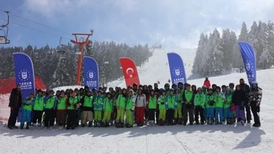 Bursa Büyükşehir'in katkılarıyla 800 öğrenci kayak öğrendi 