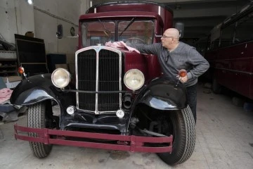 Bursa'da 1938 model Berner Alpenwagen marka otobüs son haliyle göz kamaştırdı