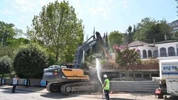 Bursa'da başkanlık konutunun yıkımına başlandı