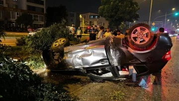 Bursa’da feci kaza: Önce ağaçları yıktı, sonra takla atarak karşı seride uçtu