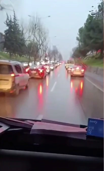 Bursa’da fermuar sistemi ile yolu böyle açtılar