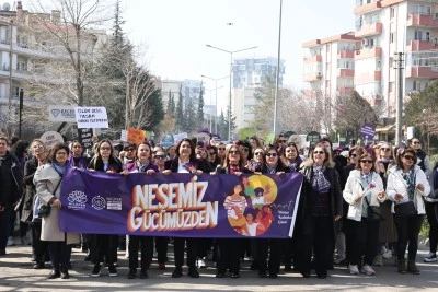 Bursa'da kadınlar eşitlik ve özgürlük adına yürüdü