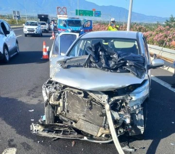 Bursa'da otomobil hurdaya döndü: 2 yaralı 