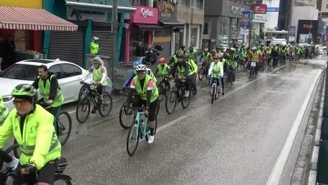 Bursa'da pedallar sağlıklı yaşam için çevrildi