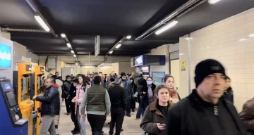 Bursa’da şiddetli lodos metro seferlerinde aksamaya neden oldu