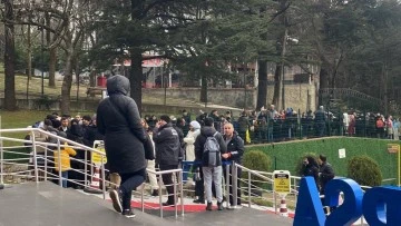 Bursa'da teleferik kuyruğu