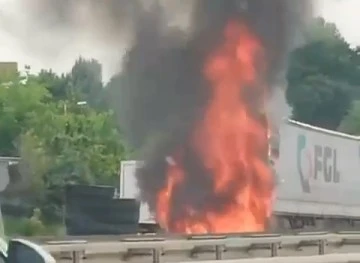 Bursa’da TIR alevlere teslim oldu