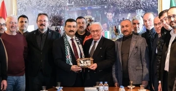 Bursa Milletvekili Selçuk Türkoğlu, Bursaspor’u ziyaret etti