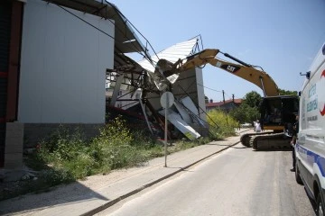 Bursa Nilüfer Belediyesi kaçak yapıları yıkmaya devam ediyor