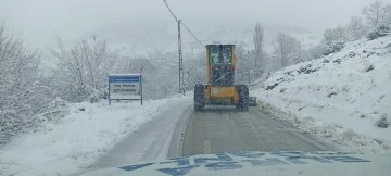 Bursa'nın 56 mahallesinde kar mesaisi