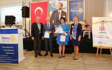 Bursa Yıldırım Bayezid Rotary Kulübü'nde hizmet Yeşim Çarıkçı Bayram'da