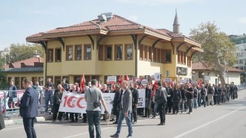 Bursalı avukatlardan Cumhuriyet Yürüyüşü