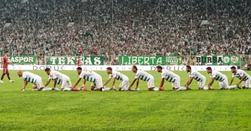 Bursaspor 45 bin taraftarıyla 3 puan avında !