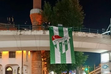 Bursaspor Bayrakları Asılıyor