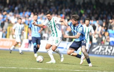 Bursaspor'da Mücahit Can Akçay cezalı