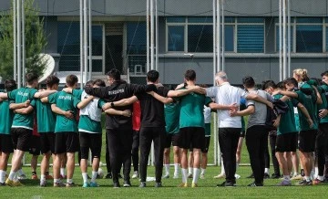 Bursaspor, Özlüce’de kampa girdi