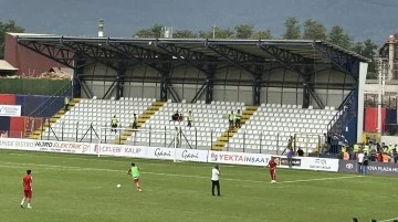 Bursaspor taraftarı tribünü terk etti !