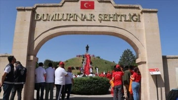 Büyük Zafer'in 101. yılında Dumlupınar Şehitliği'nde ziyaretçi yoğunluğu