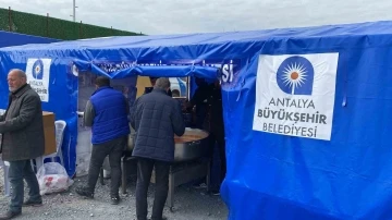 Büyükşehir Belediyesi’nin deprem bölgesine desteği sürüyor
