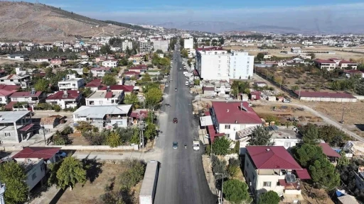 Büyükşehir belediyesinden Türkoğlu’nda yol yatırımları
