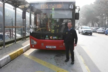 Büyükşehir’in şoförü rahatsızlanan yolcuyu hastaneye yetiştirdi