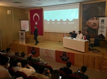 Caf, değerlendirme paneline konuşmacı olarak katıldı.
