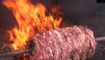 Cağ kebabını en hızlı tüketen ödülün sahibi oldu
