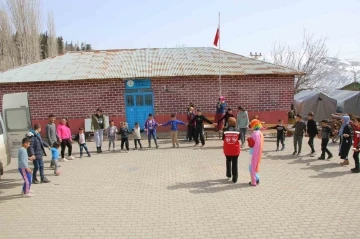 Çağlayancerit’te vatandaşlara psikososyal destek hizmeti
