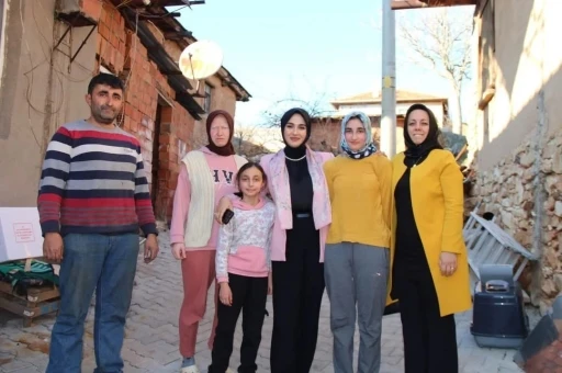 Çal Kaymakamı Hatice Gamze Kuran Halkın Gönlünde Taht Kuruyor
