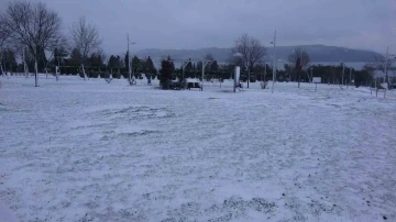 Çanakkale’de kar yağışı etkili oldu
