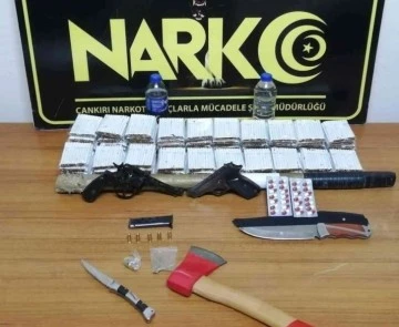 Narkotik polisinden eş zamanlı denetim