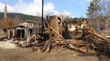 Canlı yayında evini yakmıştı, köylüler yaşanan olayı anlattı
