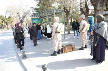 Çat Kapı Tiyatro Oyunu ile Çanakkale ruhu Meram’da can buldu
