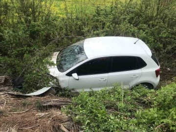 Çaycuma’da otomobil ormanlık alana uçtu: 2 yaralı