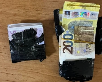 Ceketin cebine bantladığı 54 bin Euro gümrüğe takıldı
