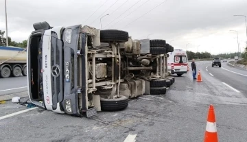 Çekmeköy’de beton mikseri devrildi: 1 yaralı
