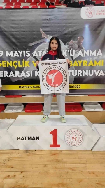 Çermikli karateciler Batman’dan 9 madalyayla döndü
