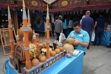 Bursa cezaevindeki hükümlüler üretti, fuardaki ürünler yoğun ilgi gördü