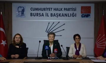 CHP Bursa'dan Türk kadınına seçme ve seçilme hakkının 93'ncü yıldönümünde basın açıklaması 