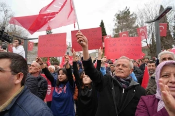 CHP Genel Başkanı Özel: &quot;Esas beka sorunu Türkiye’nin gençlerinin dünyanın başka ülkelerinde hayat kurmasıdır&quot;