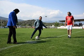 Çiftçi Kupası’nın başlama vuruşunu Başkan Böcek yaptı
